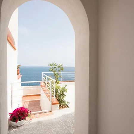 Dalmar 2nd Floor & Pool Access Santa Flavia